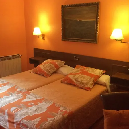 Zaldua Hotel *